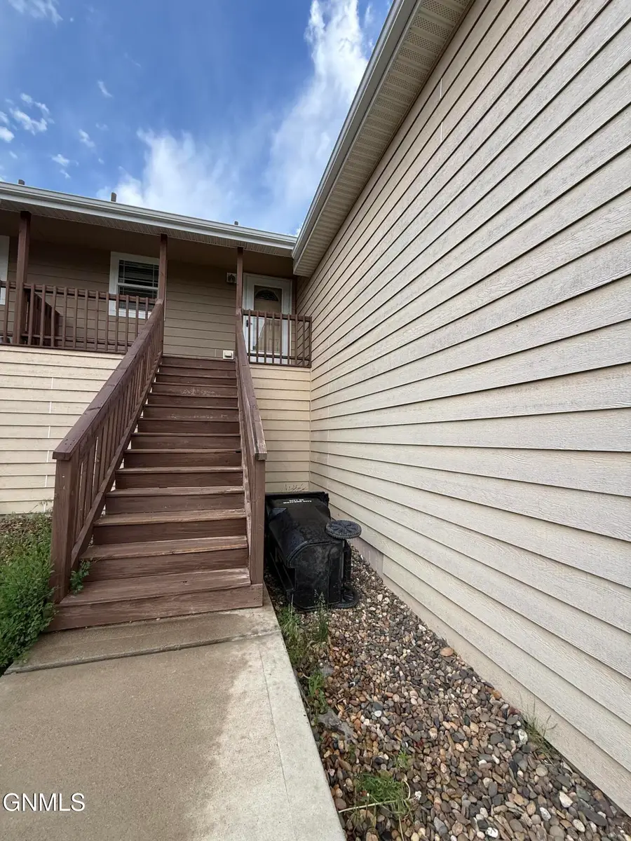 3602 10th Avenue Ne, Watford City, ND 58854 - #2