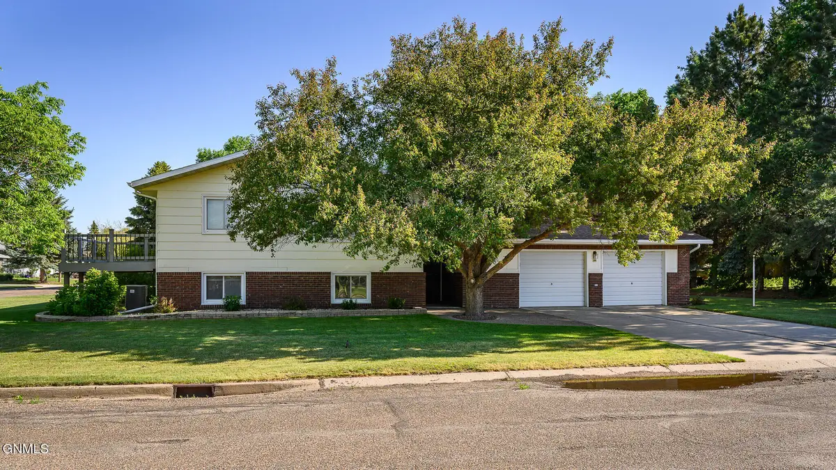 222 3rd Street W, Center, ND 58530 - #1