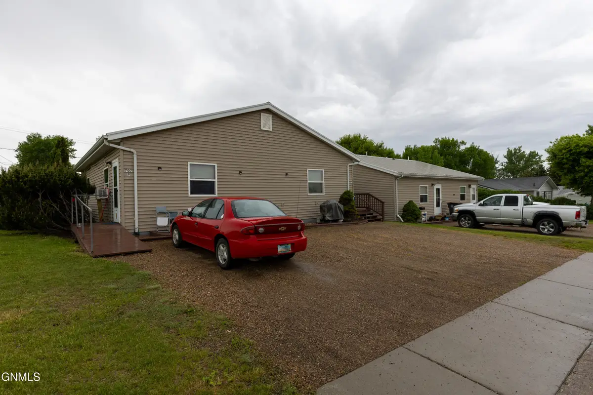 705 & 707 Main Street, Underwood, ND 58576 - #1