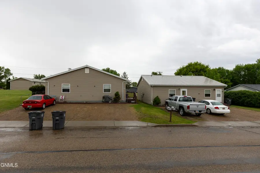705 & 707 Main Street, Underwood, ND 58576 - #2