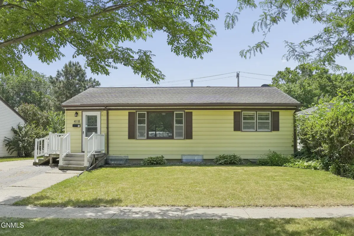 418 20th Avenue N, Fargo, ND 58102 - #1
