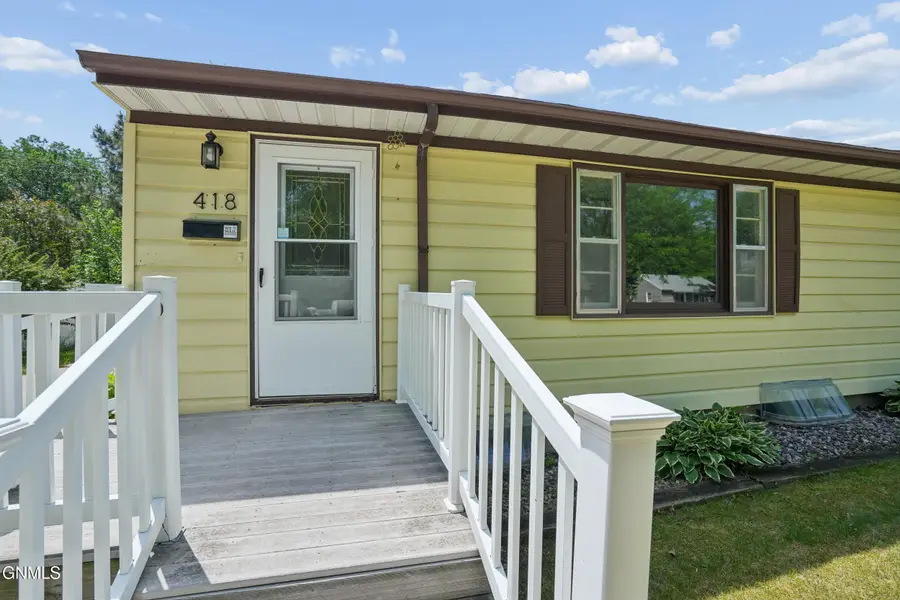 418 20th Avenue N, Fargo, ND 58102 - #2