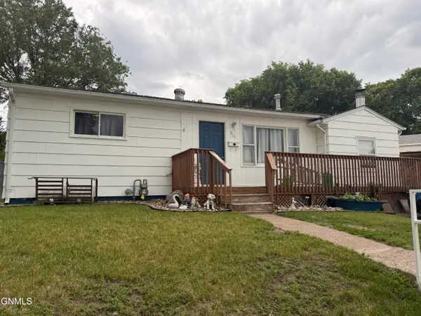 731 Boehm Drive, Bismarck, ND 58504