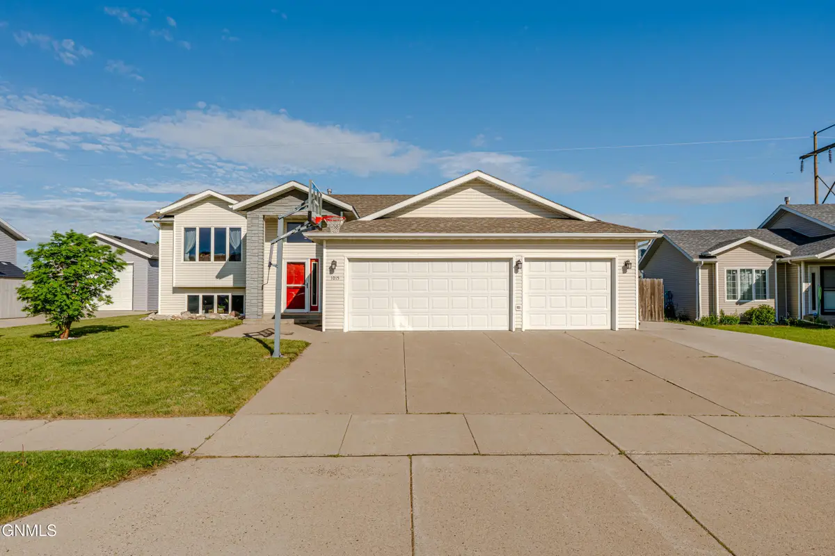 1015 Plainview Drive Se, Mandan, ND 58554 - #1