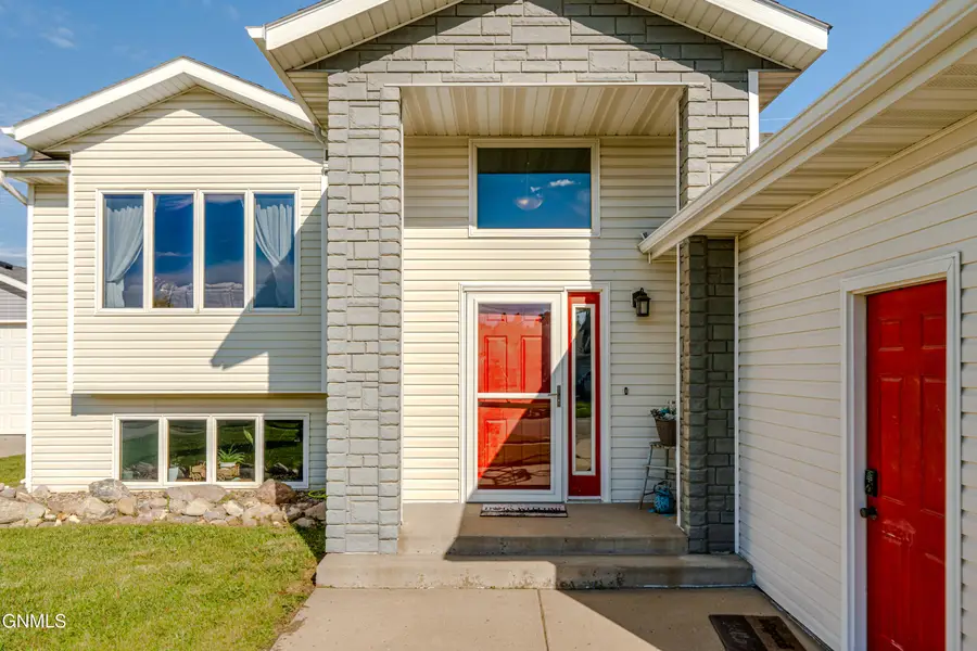 1015 Plainview Drive Se, Mandan, ND 58554 - #2
