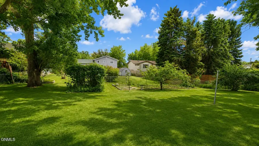 2009 Grimsrud Drive, Bismarck, ND 58501 - #3
