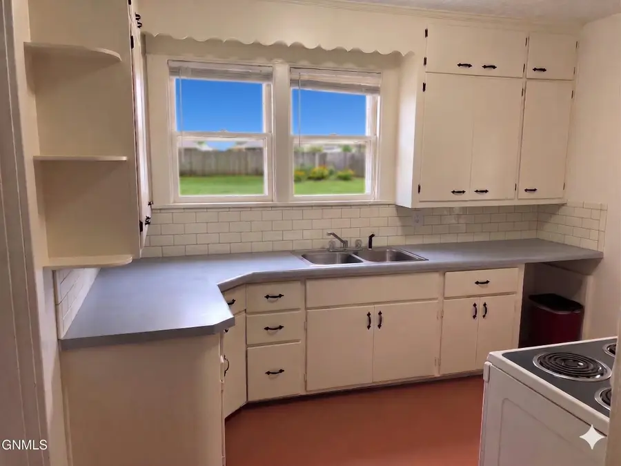 206 2nd Avenue E, Zap, ND 58580 - #3