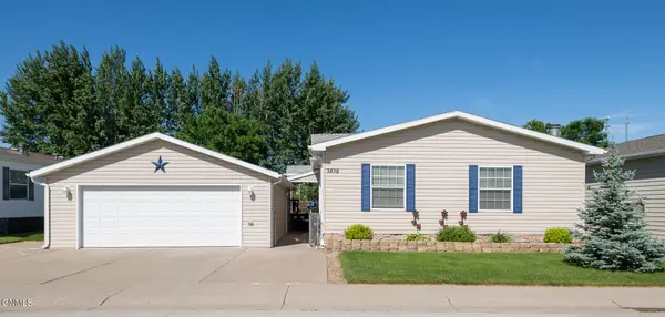 3836 Chandler Lane, Bismarck, ND 58503
