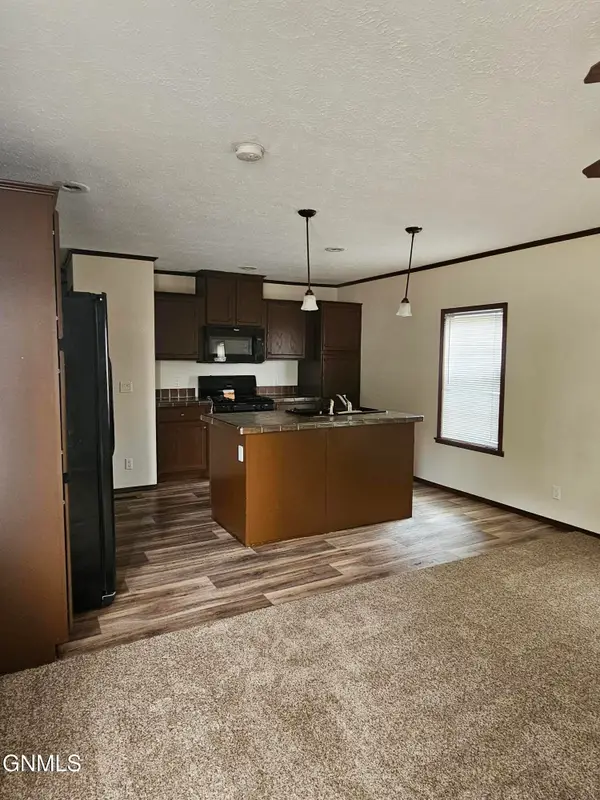 2600 University Avenue #35, Williston, ND 58801