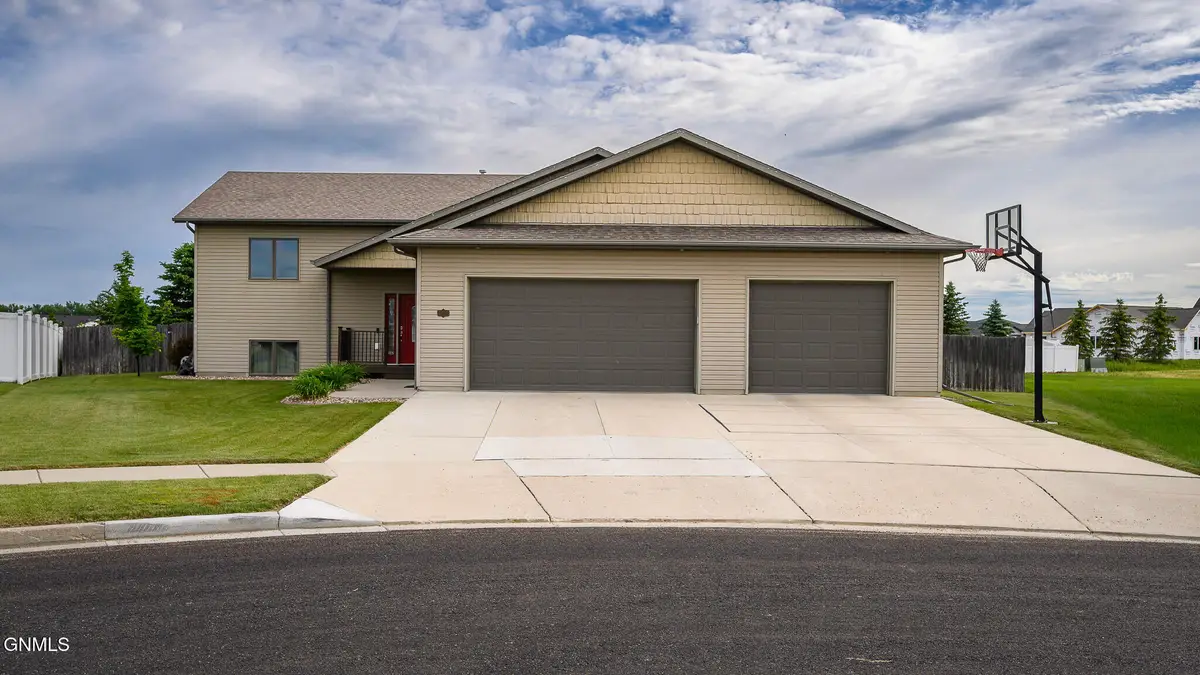 306 Brandenburg Loop, Bismarck, ND 58504 - #1