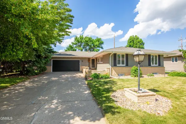 600 Columbia Drive, Bismarck, ND 58504