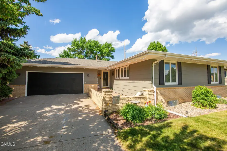 600 Columbia Drive, Bismarck, ND 58504 - #2
