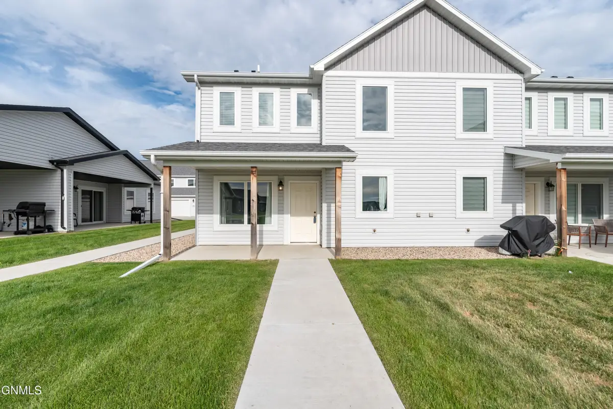 3313 Kenner Loop, Bismarck, ND 58504 - #1