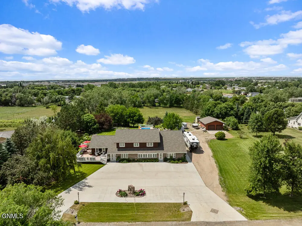 3319 11th Avenue E, Williston, ND 58801 - #1