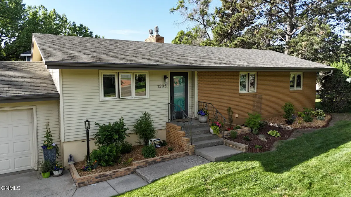 1205 Coulee Road, Bismarck, ND 58501 - #1