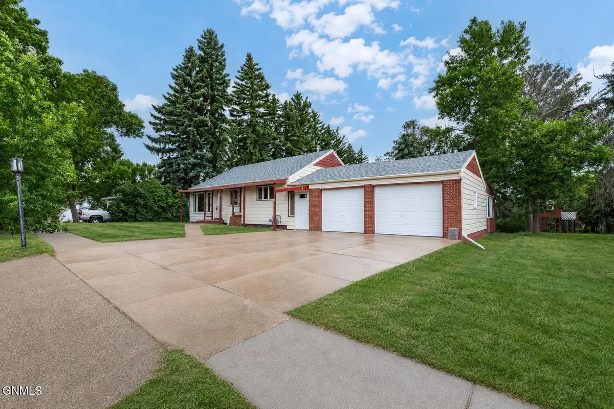 404 8th Street N, New Salem, ND 58563 - #1