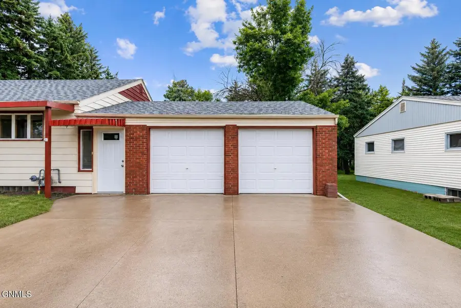 404 8th Street N, New Salem, ND 58563 - #2