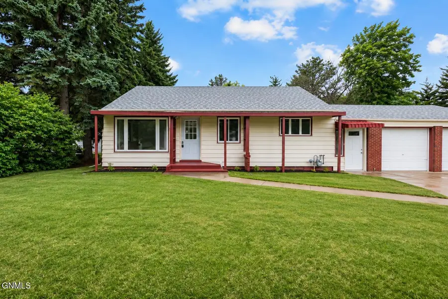 404 8th Street N, New Salem, ND 58563 - #3