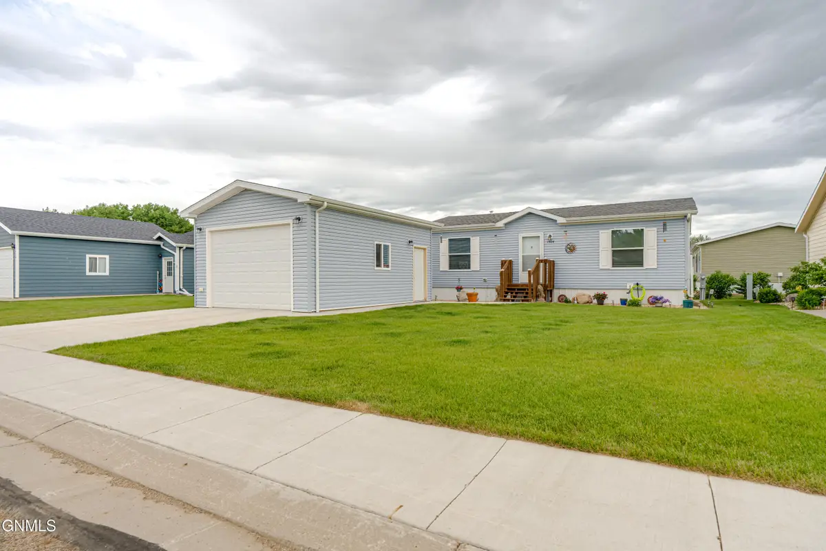 1504 Deerfield Road Se, Mandan, ND 58554 - #1