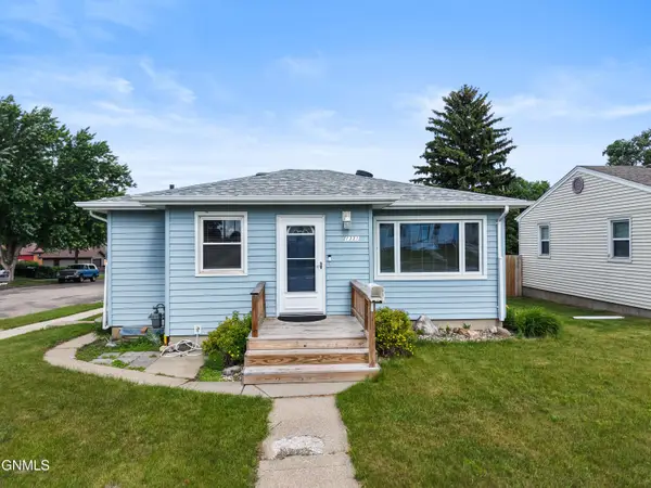 1331 15th Street N, Bismarck, ND 58501