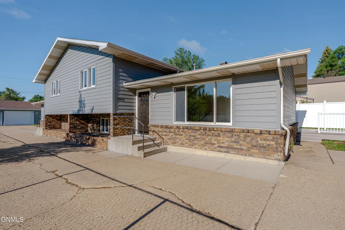 1001 Jefferson Avenue #1 And 2, Bismarck, ND 58504 - #1