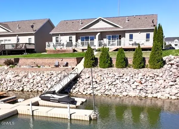 2208 Marina Road Se, Mandan, ND 58554