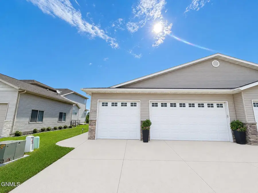 2208 Marina Road Se, Mandan, ND 58554 - #2