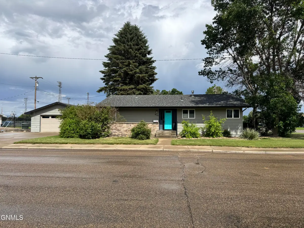 820 9th Avenue Sw, Sidney, MT 59270 - #1