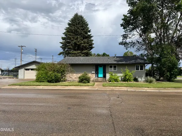 820 9th Avenue Sw, Sidney, MT 59270