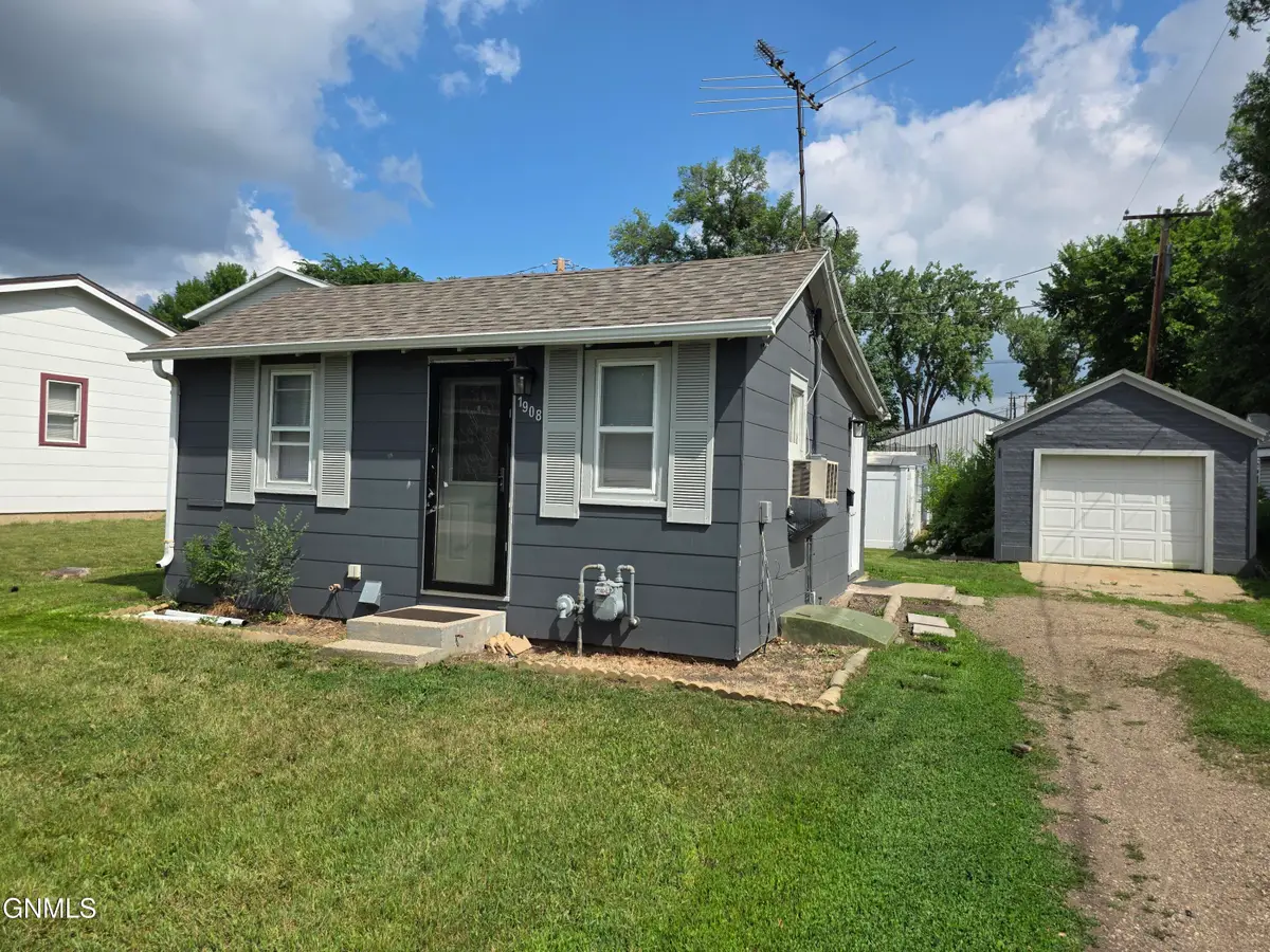 1908 Rosser Avenue, Bismarck, ND 58501 - #1