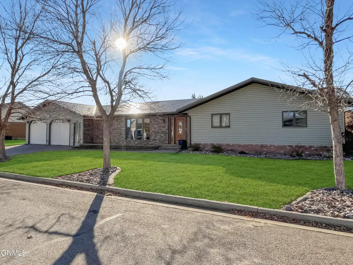 102 9th Avenue Se, Crosby, ND 58730 - #1