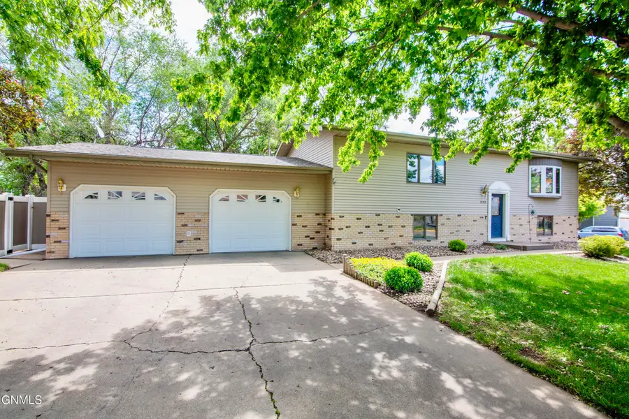 1000 1st Avenue Nw, Beulah, ND 58523 - #2