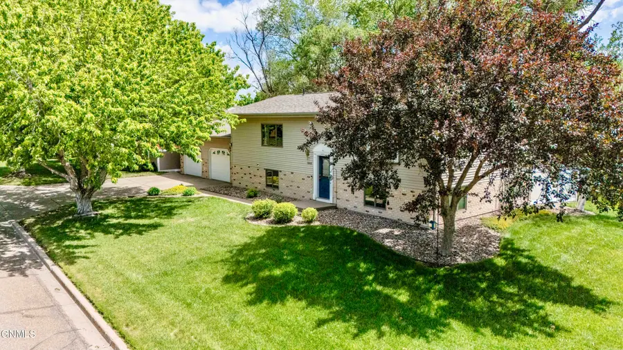 1000 1st Avenue Nw, Beulah, ND 58523 - #3