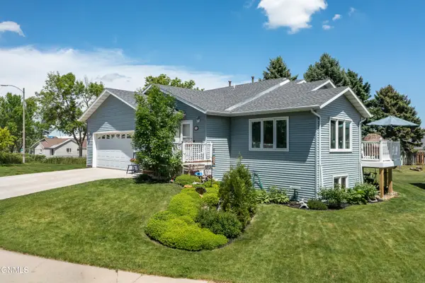 3851 Montreal Street, Bismarck, ND 58503