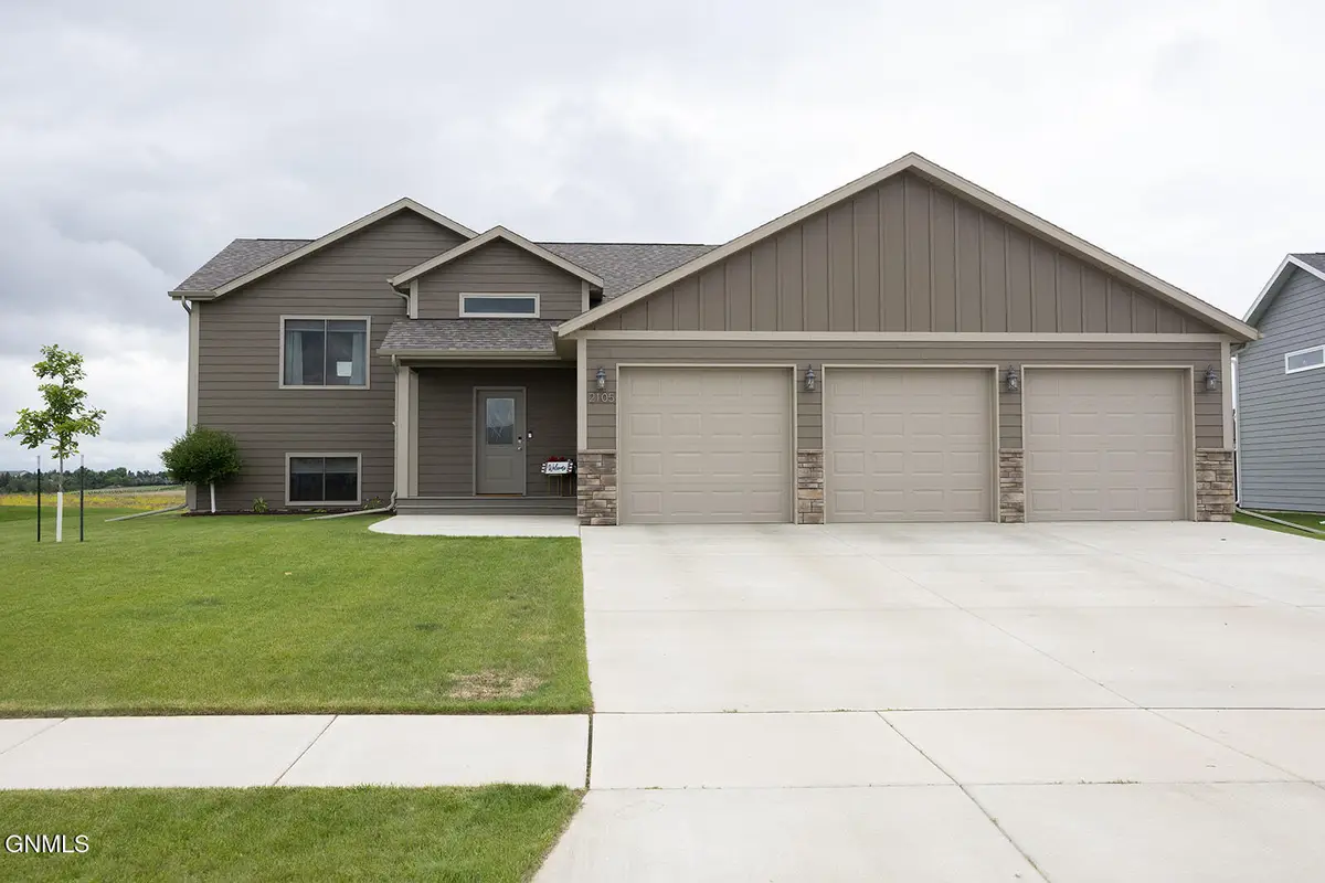 2105 Wahl Street, Dickinson, ND 58601 - #1