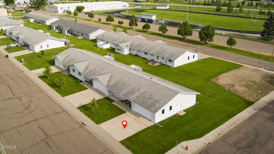 100 7th Street Nw #1c, Hazen, ND 58545 - #2