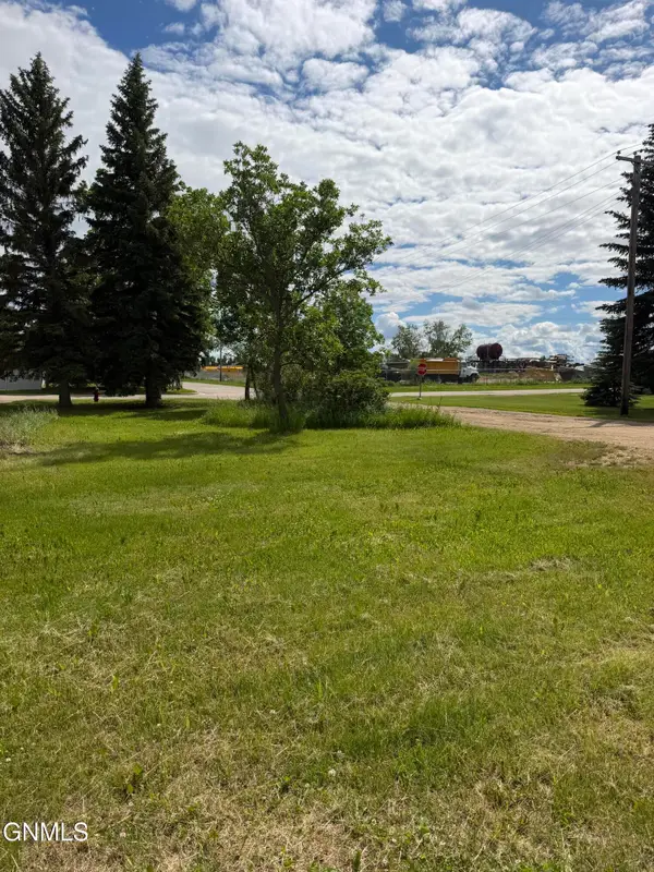 508 1st Avenue Nw, Crosby, ND 58730
