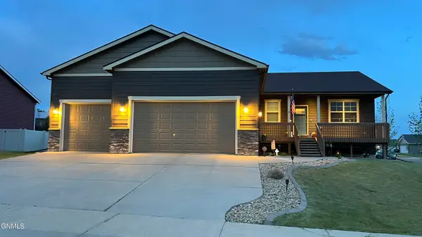1189 Wahl Street, Dickinson, ND 58601