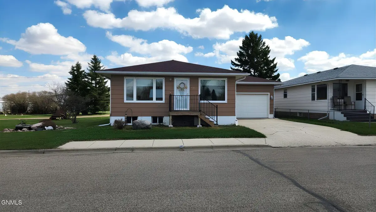 207 Roosevelt Avenue, Underwood, ND 58576 - #1