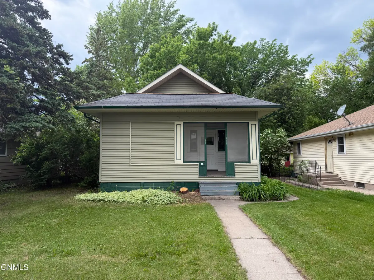 611 Walsh Street, Crookston, MN 56716 - #1