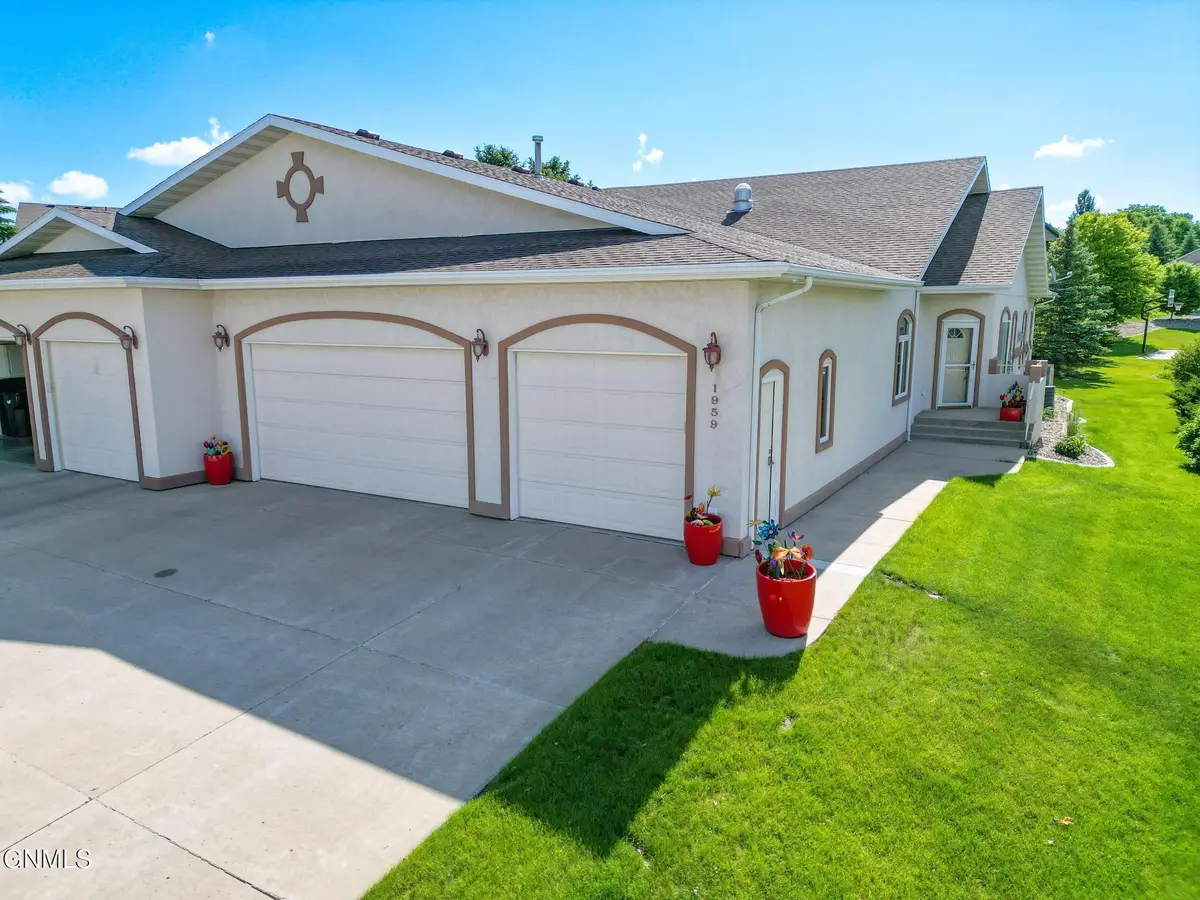1959 Mesquite Loop, Bismarck, ND 58503 - #1
