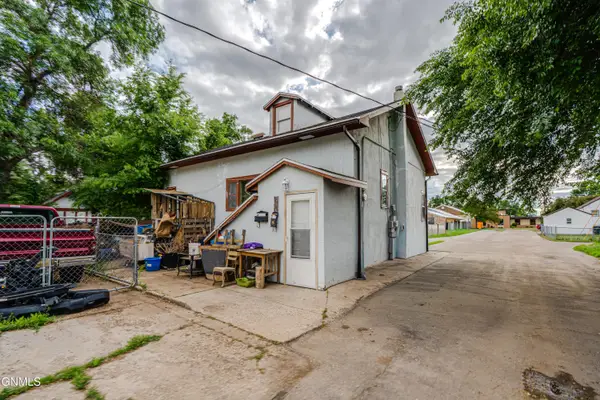407 1/2 7th Avenue Sw, Mandan, ND 58554