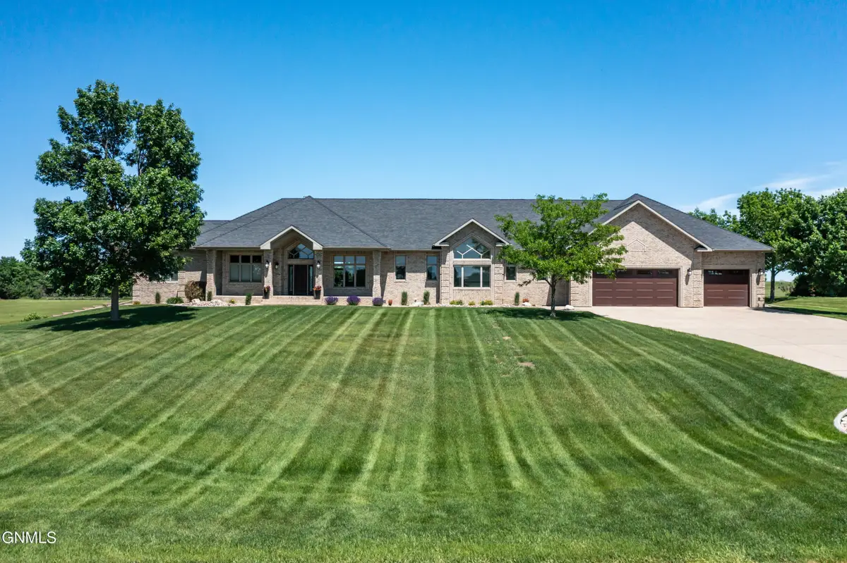 3900 Ridge Way, Bismarck, ND 58503 - #1