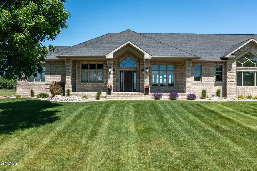 3900 Ridge Way, Bismarck, ND 58503 - #2