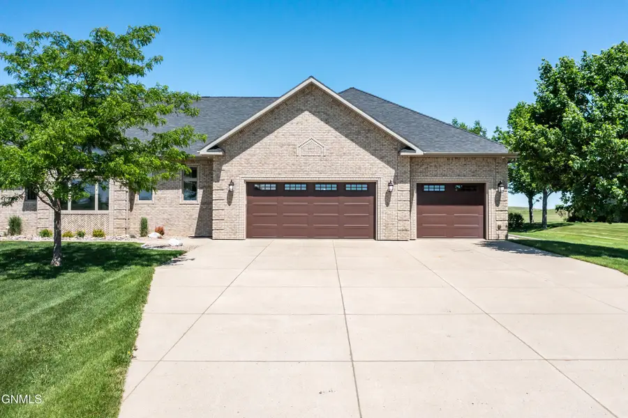 3900 Ridge Way, Bismarck, ND 58503 - #3