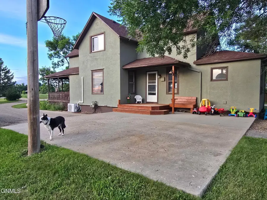 8530 37th Street Se, Jamestown, ND 58401 - #2