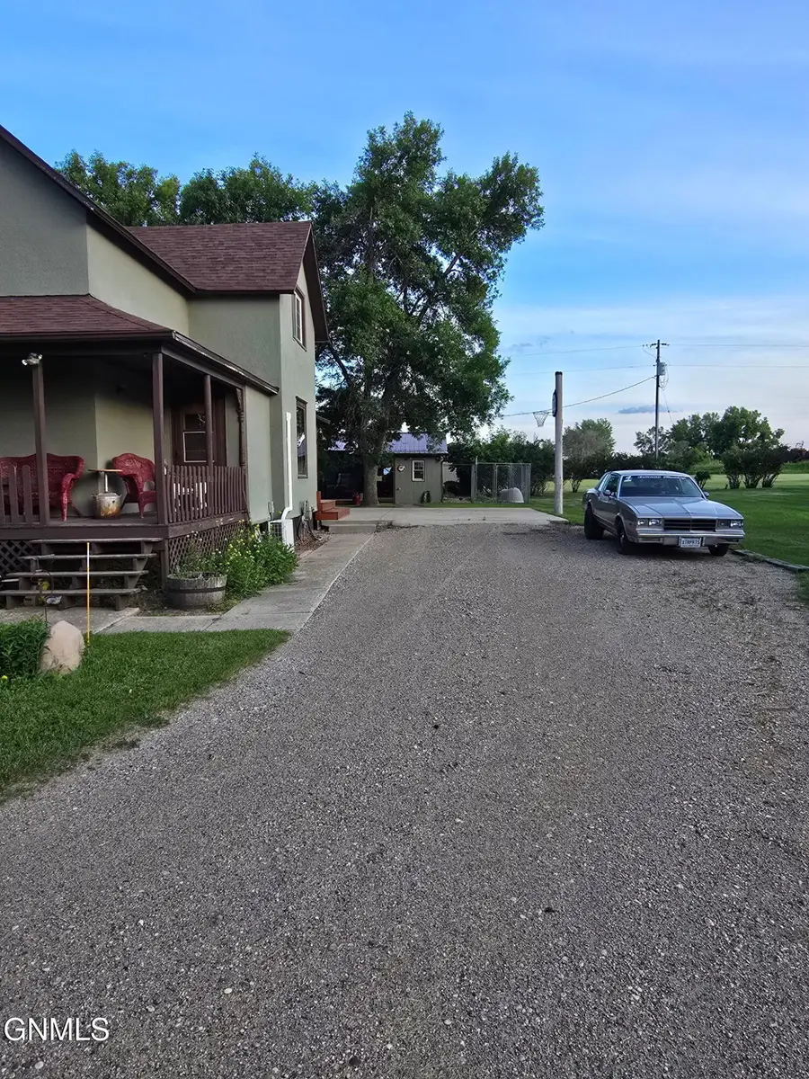 8530 37th Street Se, Jamestown, ND 58401 - #3
