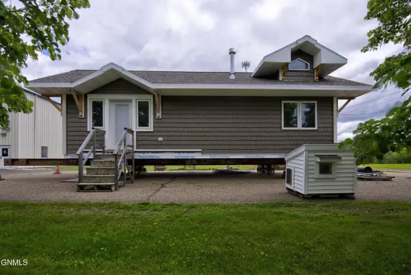 801 Valley Avenue Se, Valley City, ND 58072