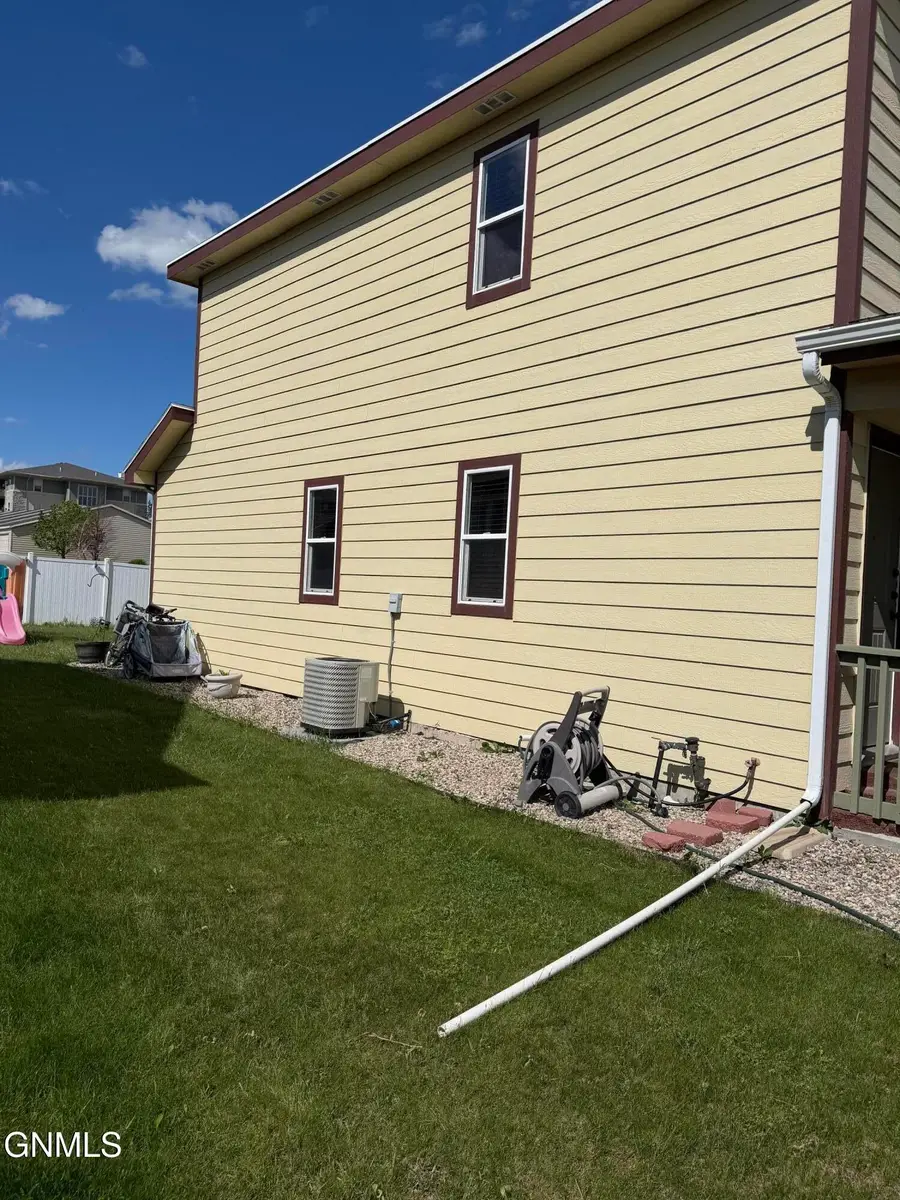 2714 Chokecherry Street, Williston, ND 58801 - #3