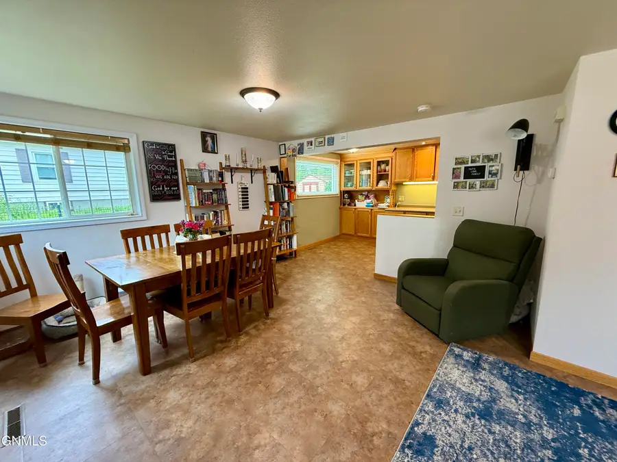 744 5th Avenue Nw, Valley City, ND 58072 - #2